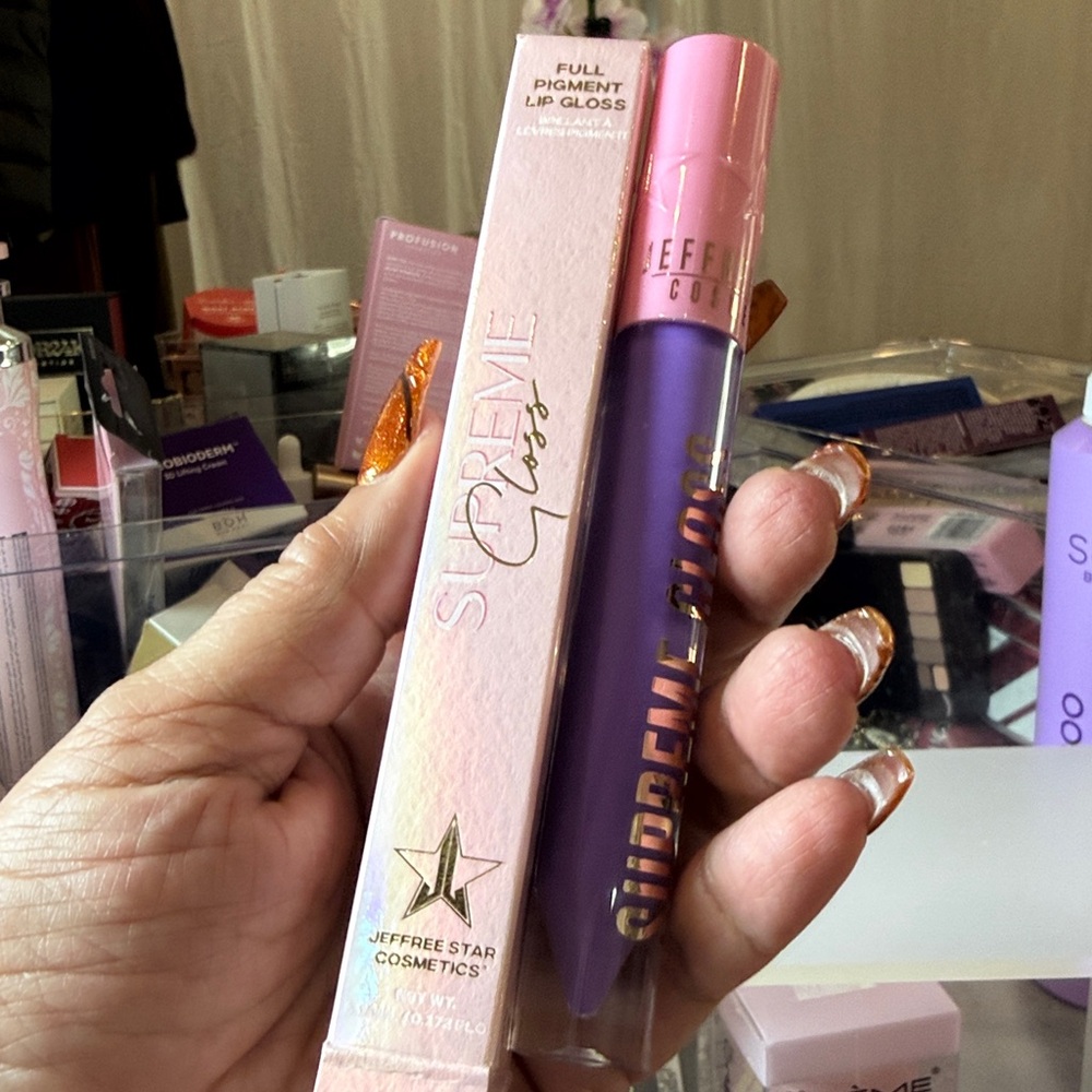 Jeffree Star Supreme Gloss In The Color Frosting For Dinner